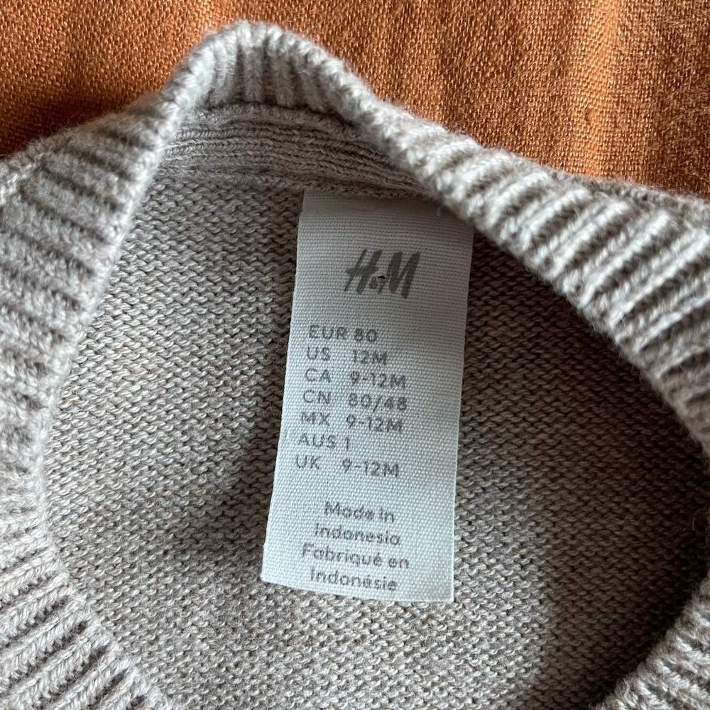 Bundle of H&M Bunny Sweater & Sage Green Floral Dress Girls 12M - Picture 4 of 10